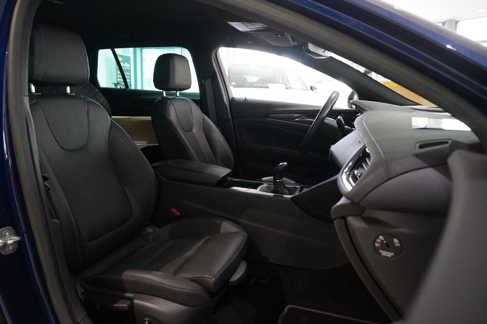 Fahrzeugabbildung Opel Insignia B ST 2.0D ULTIMATE NAVI/OPC/KAMERA/HUD