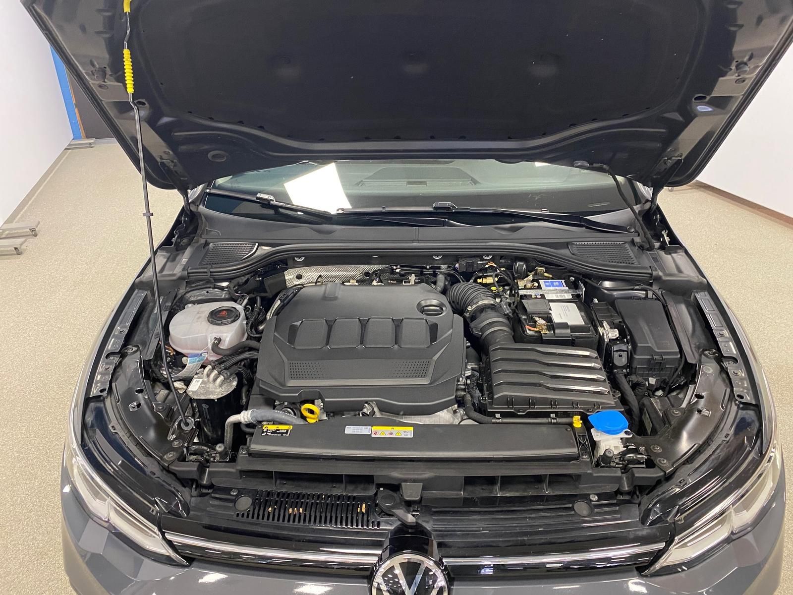Fahrzeugabbildung Volkswagen GOLF VARIANT 2.0 TDI DSG LIFE+AHK+ACC+NAVI+LED++