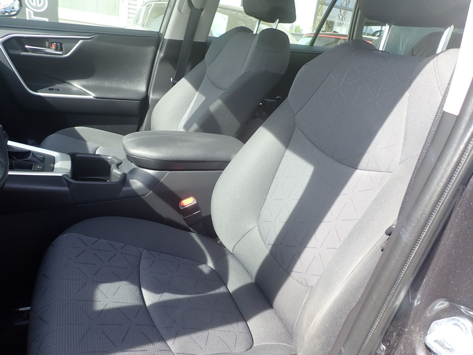Fahrzeugabbildung Toyota RAV 4 Hybrid 4x2 Comfort