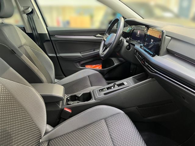 Fahrzeugabbildung Volkswagen Golf Variant VIII 1.5 TSI DSG ACTIVE NAVI KAMERA