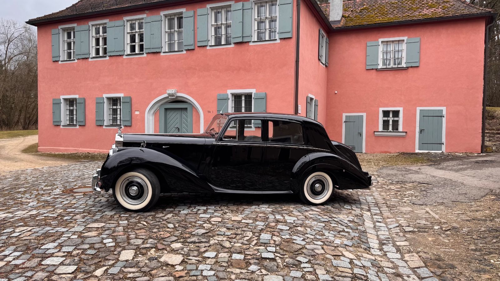Rolls-Royce Silver Dawn 24