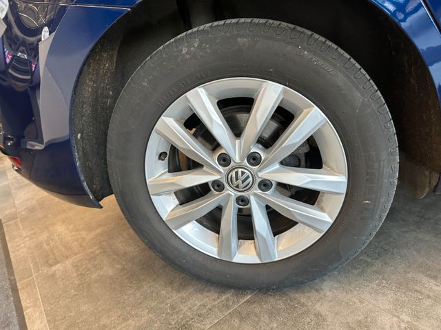 MYAUTOCENTER – Gebraucht- und Jahreswagen mit Werkstattservice in Pfaffenhofen Volkswagen Touran *1.HAND*Tempo*Klima*AHK*PDC*