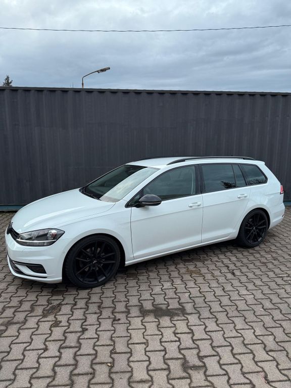 Image of Volkswagen Golf