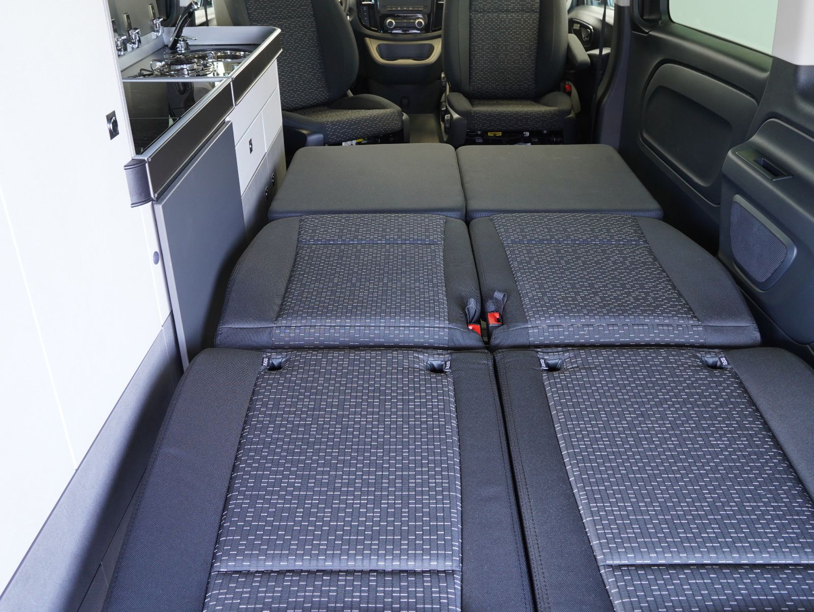 Fahrzeugabbildung Pössl VANSTAR Vito Tourer 119 CDI Pro 4x4 lang KÜCHE