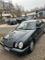 Mercedes-Benz Mercedes Benz W210 E240 Elegance sehr gute... - Mercedes-Benz E 240 in Frankfurt (Main)