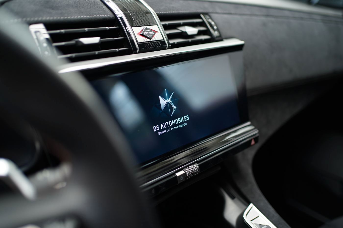 Fahrzeugabbildung DS Automobiles DS7 BlueHDi 130 EAT8 Performance Line+ Anhängerk