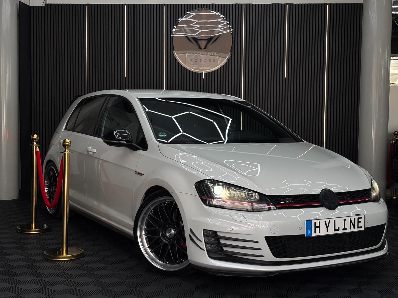 Volkswagen GOLF VII GTI 2.0 VII AMBIENTE SHZ NAVI PDC SPORT