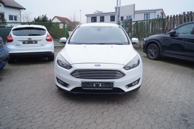 Ford Focus Turnier Titanium PDC SHZ Klimaa Navi Euro6