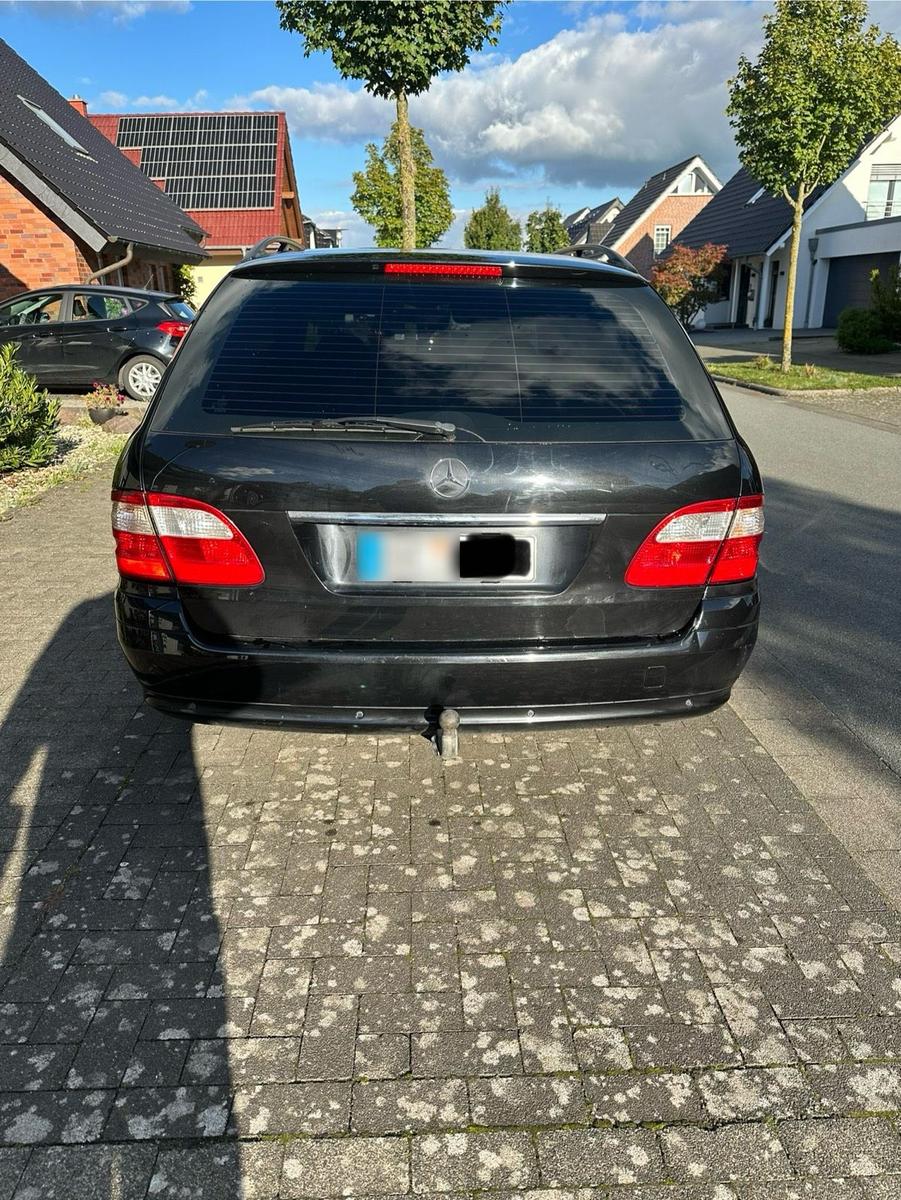 Mercedes-Benz E220 2004 — photo 8