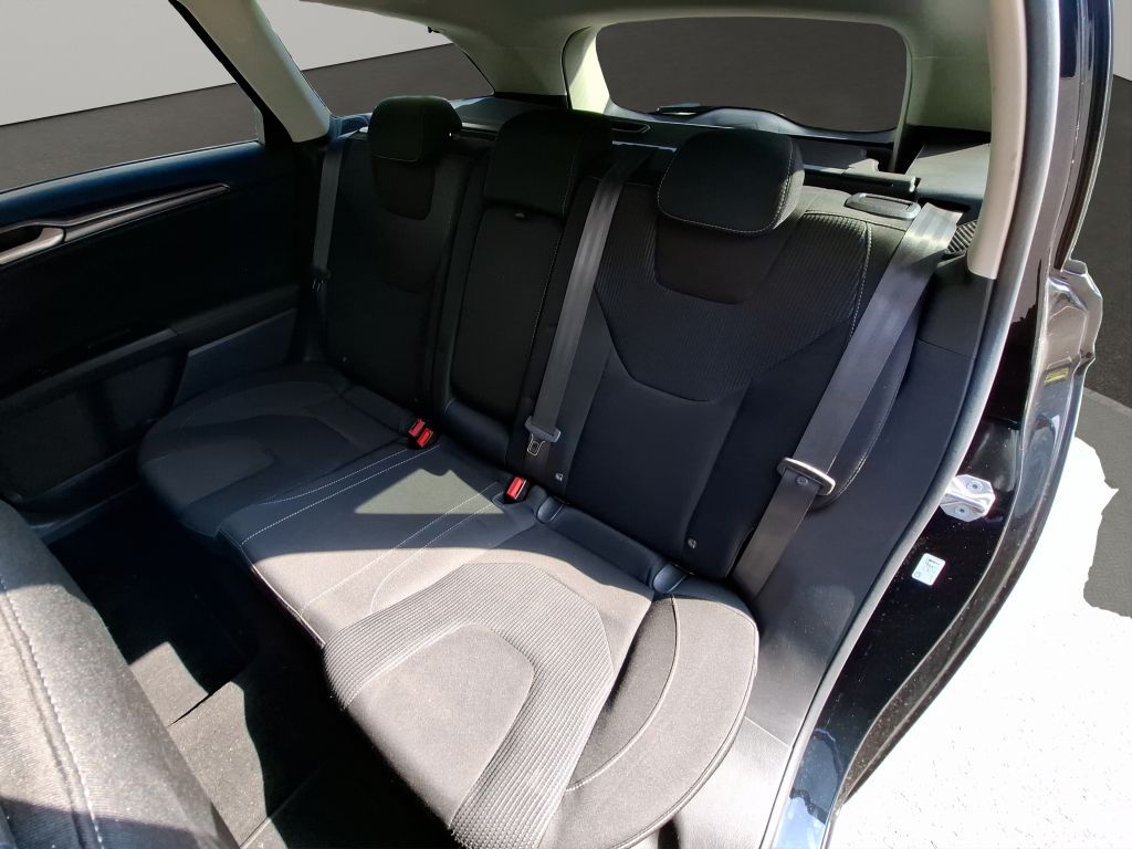 Fahrzeugabbildung Ford Mondeo Turnier 2.0 Hybrid Aut. -Navi- Keyless-