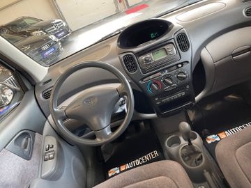 Toyota Yaris 1.3 linea sol *Klima*TÜV0826*AHK*