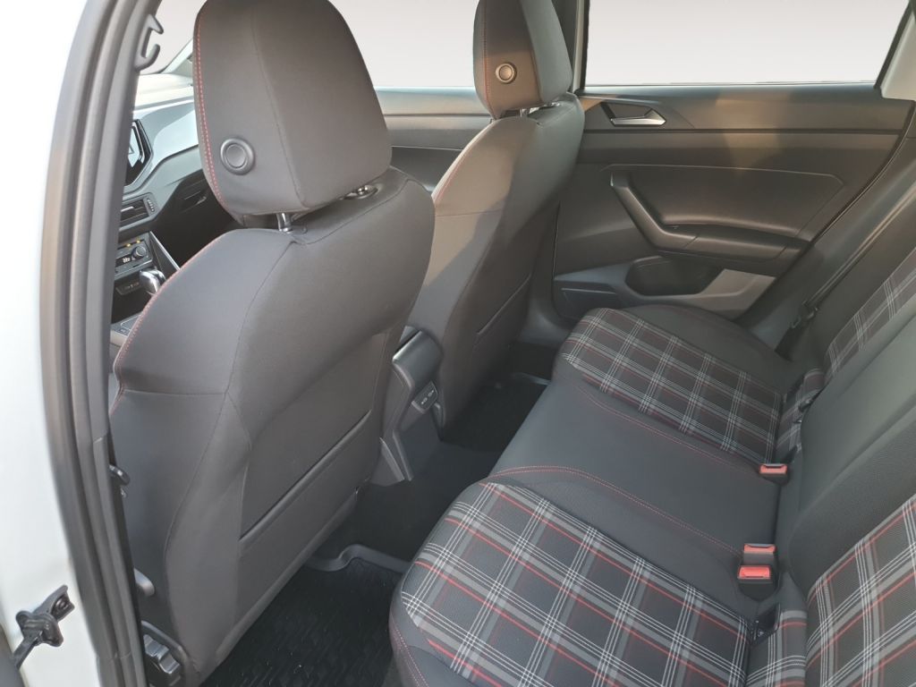 Fahrzeugabbildung Volkswagen Polo 2.0 TSI DSG GTI LED,Climatronic,Navi,RFK,SH