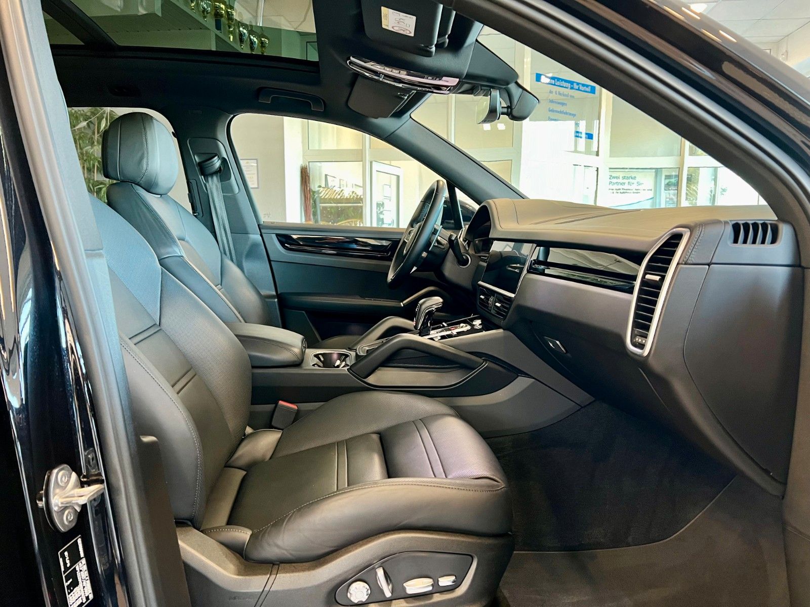 Fahrzeugabbildung Porsche Cayenne S Luftfederung/Panorama/HeadUP/Keyless