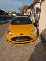 Ford Focus 2,0 EcoBoost ST Leder-Sport-Paket  - Ford Focus mit Benzin-Antrieb: Limousine, 2.0