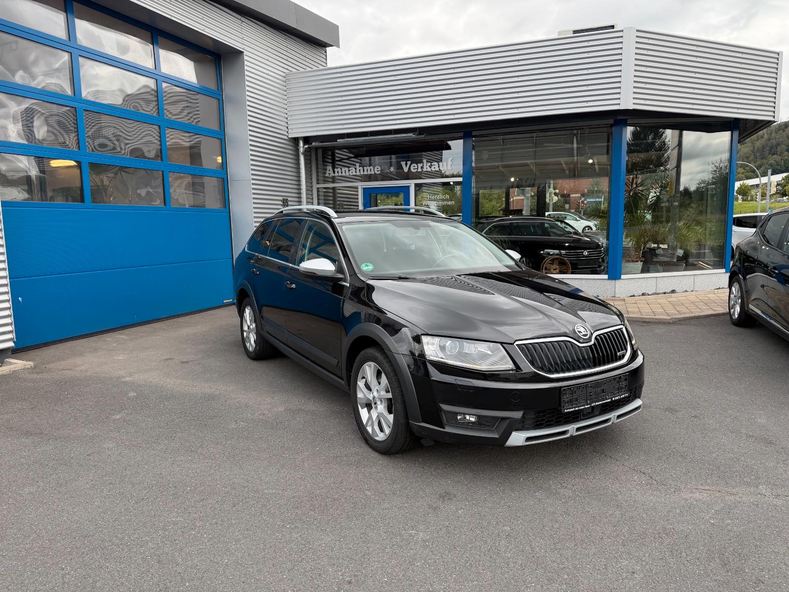 Skoda Octavia Combi Scout 4x4 Allrad*AHK*SHZ*Tempomat