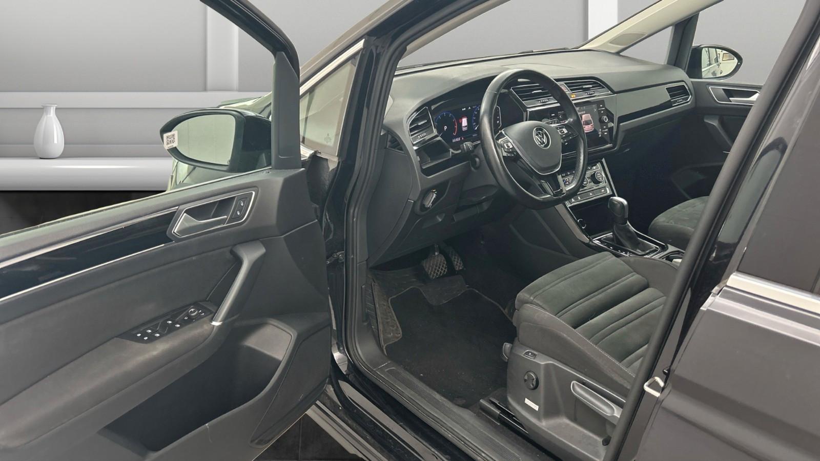 Volkswagen Touran R-Line High.7Sitze Navi Cockpit Pano.RFK AHK ACC, миниатюра 5