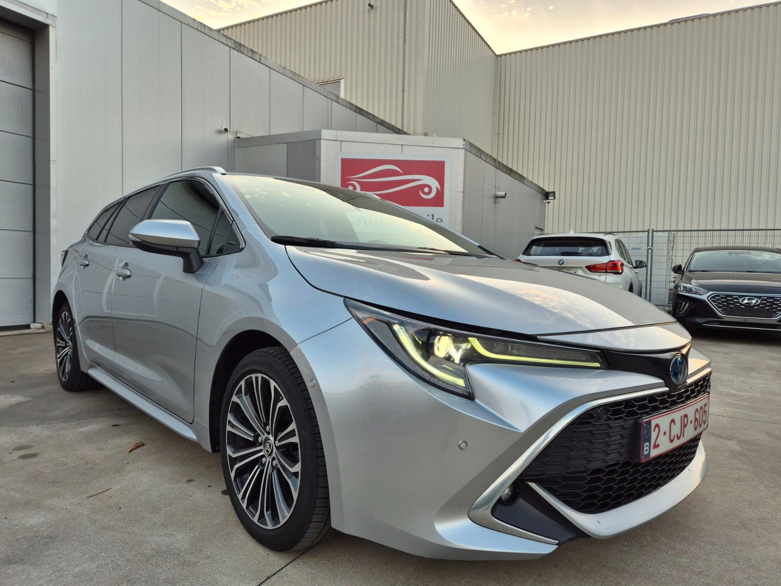 Toyota Corolla SW 1.8i AUTO. / HEV HYBRID / 81.196 KM !