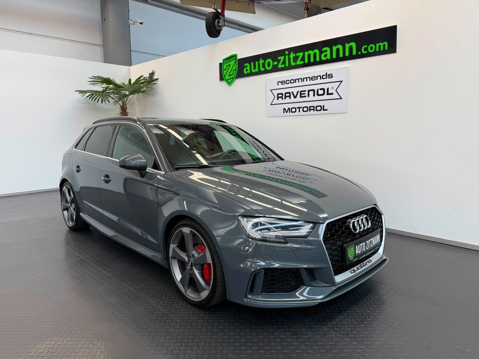 AUDI RS3 *B&amp;O*280KM/H*MATRIX*SPORTABGAS*RS-SPORTSITZE