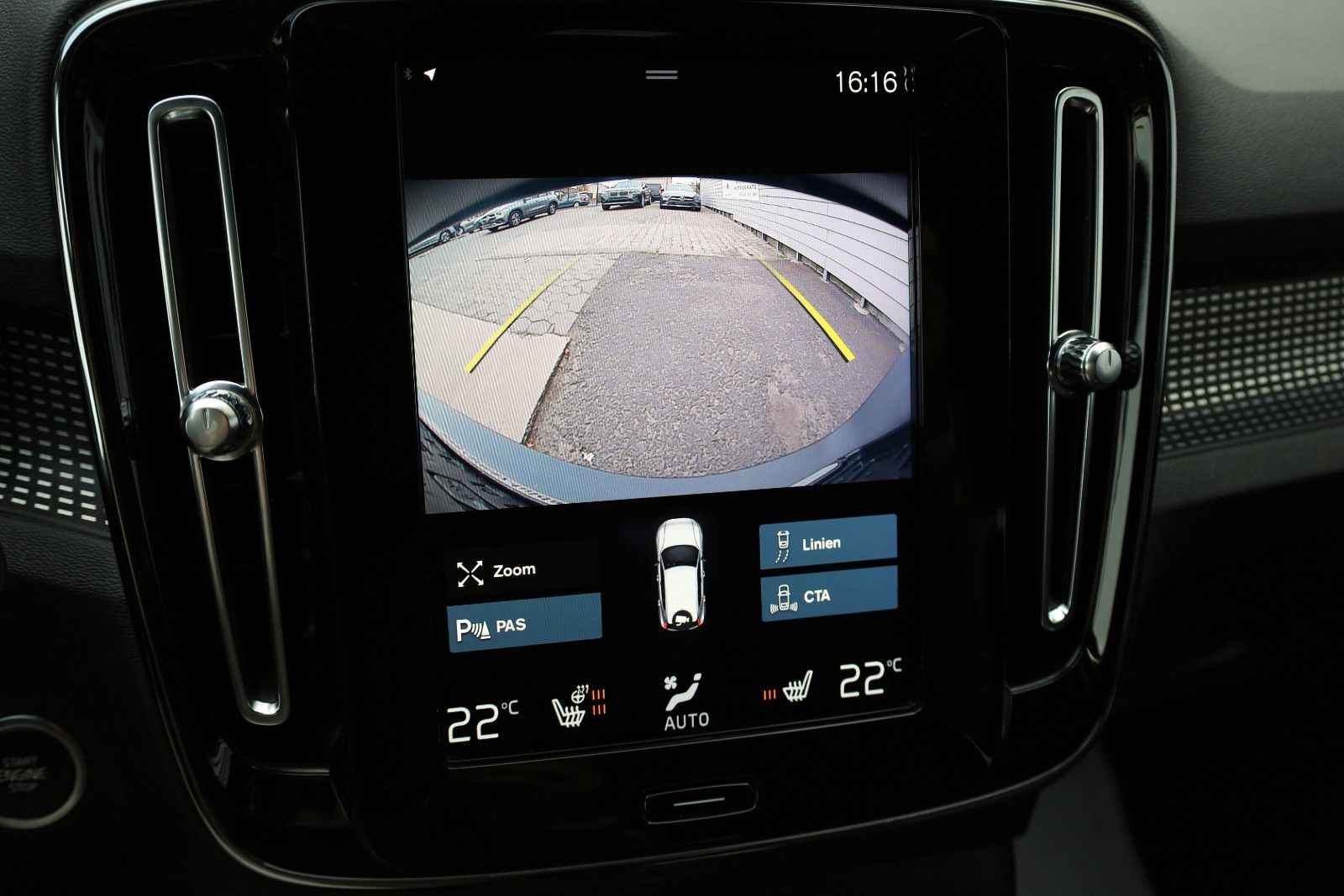 Fahrzeugabbildung Volvo XC40 T5 R Design Recharge Leder,Navi,LED,Kamera