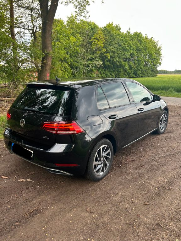 Image of Volkswagen Golf