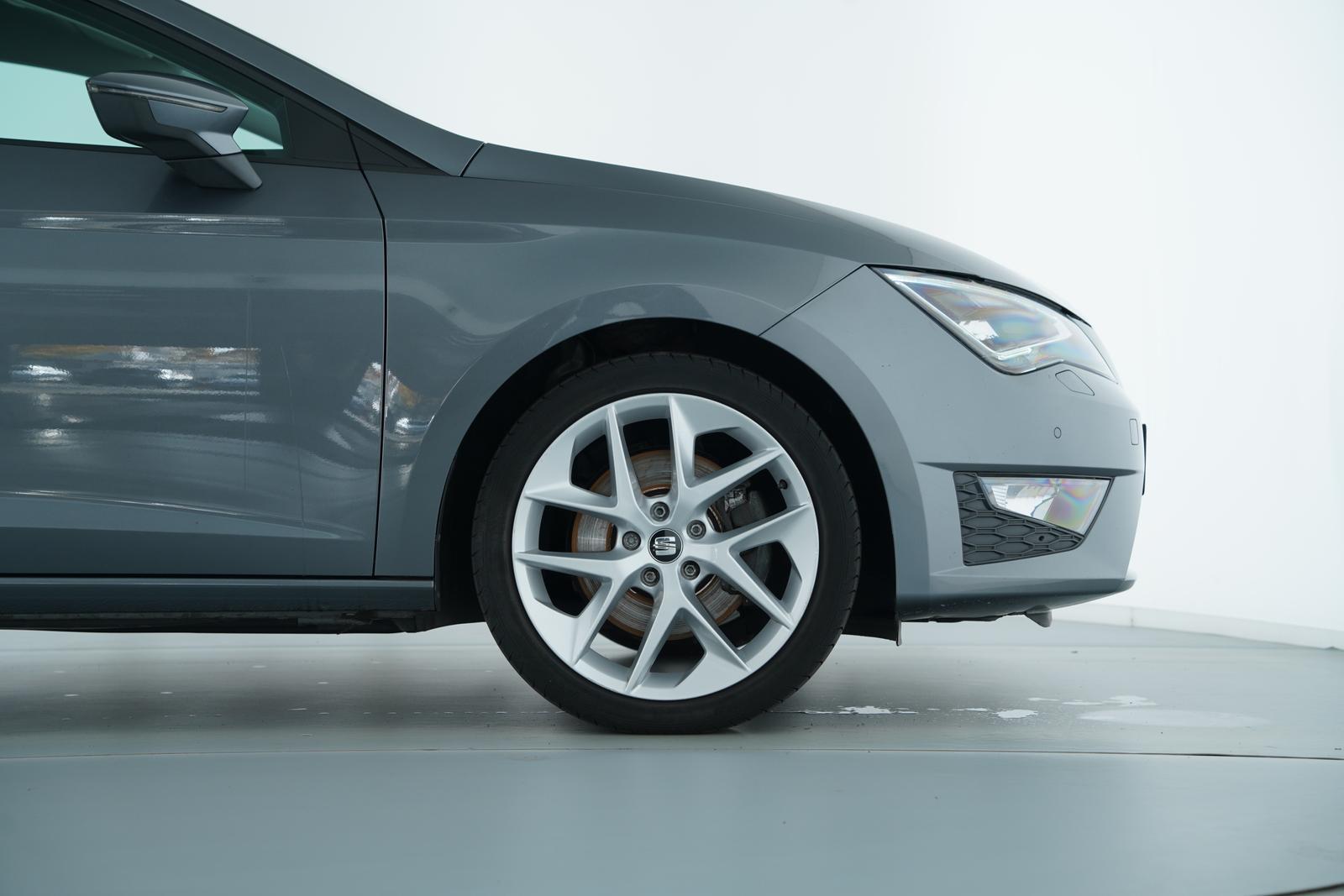 Seat LEON ST FR 1.8TSI COMBI SCHECKHEFT GEPFLEGT+AHK