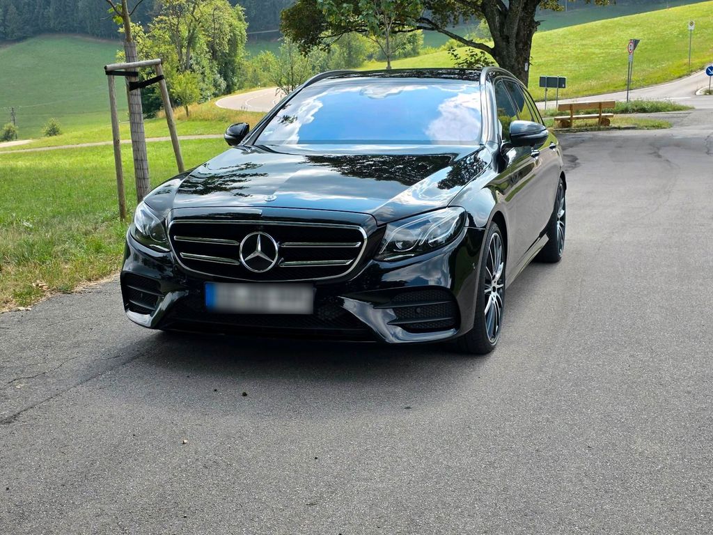 Image of Mercedes-Benz E 220
