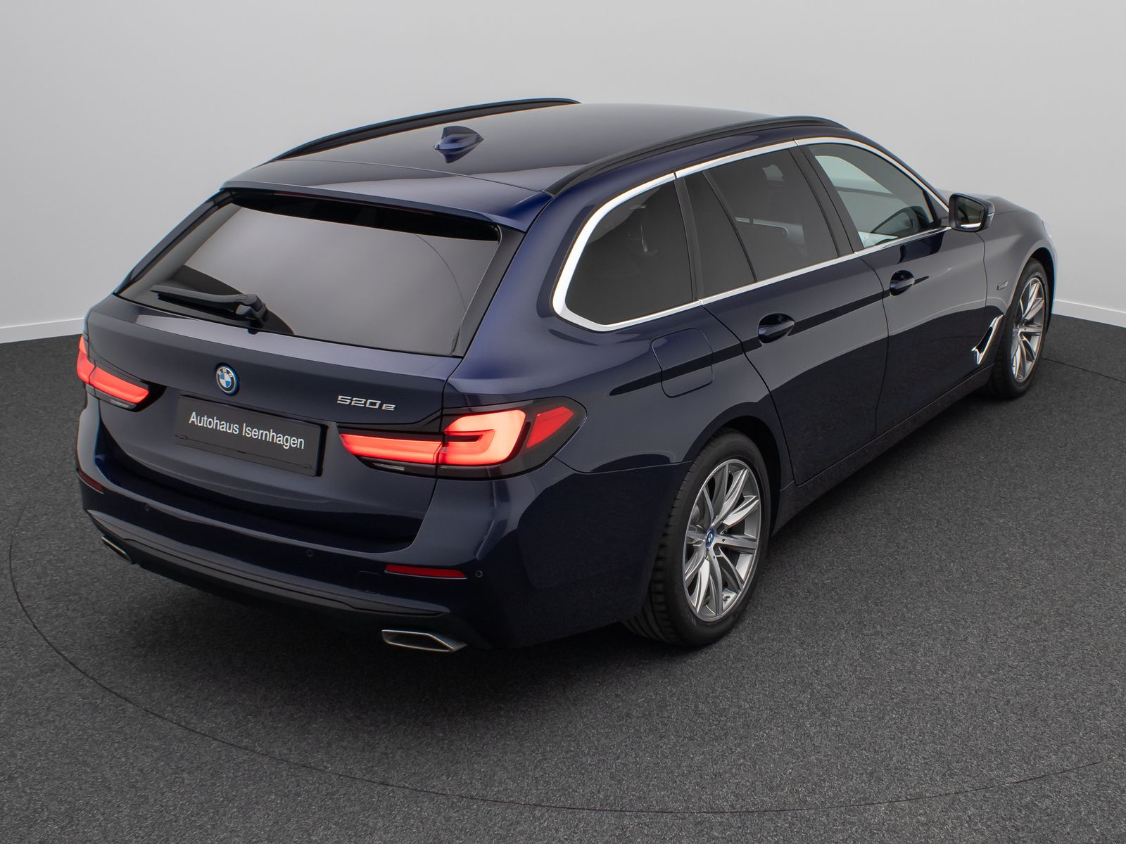 Fahrzeugabbildung BMW 520e Alarm AHK DAB HiFi Individual Leder 18Zoll