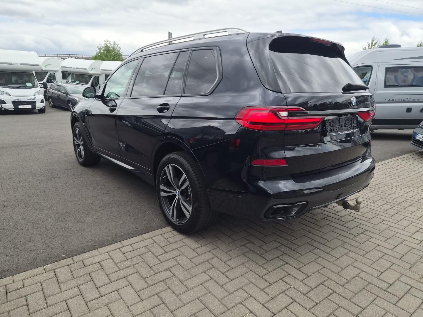 BMW X7 40d 3.0 XDRIVE LASER PANO SOUND AHK HUD LIVE foto 4