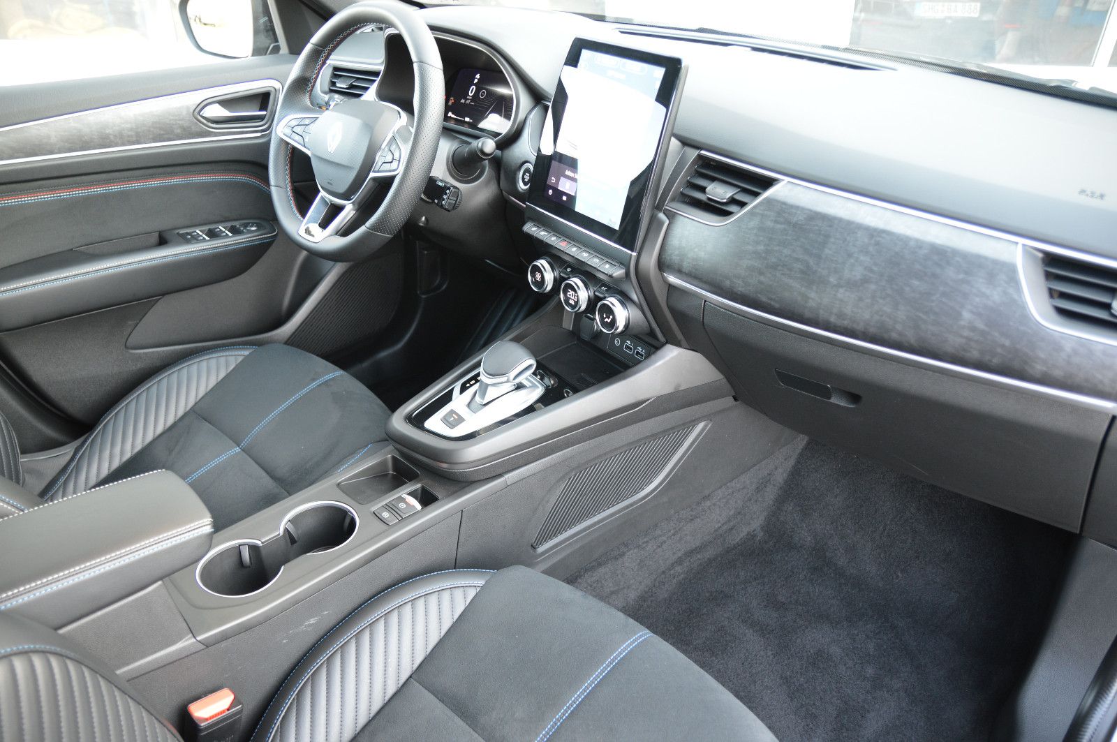 Fahrzeugabbildung Renault Arkana TCe 160 Mild-Hybrid Schiebedach Esprit A