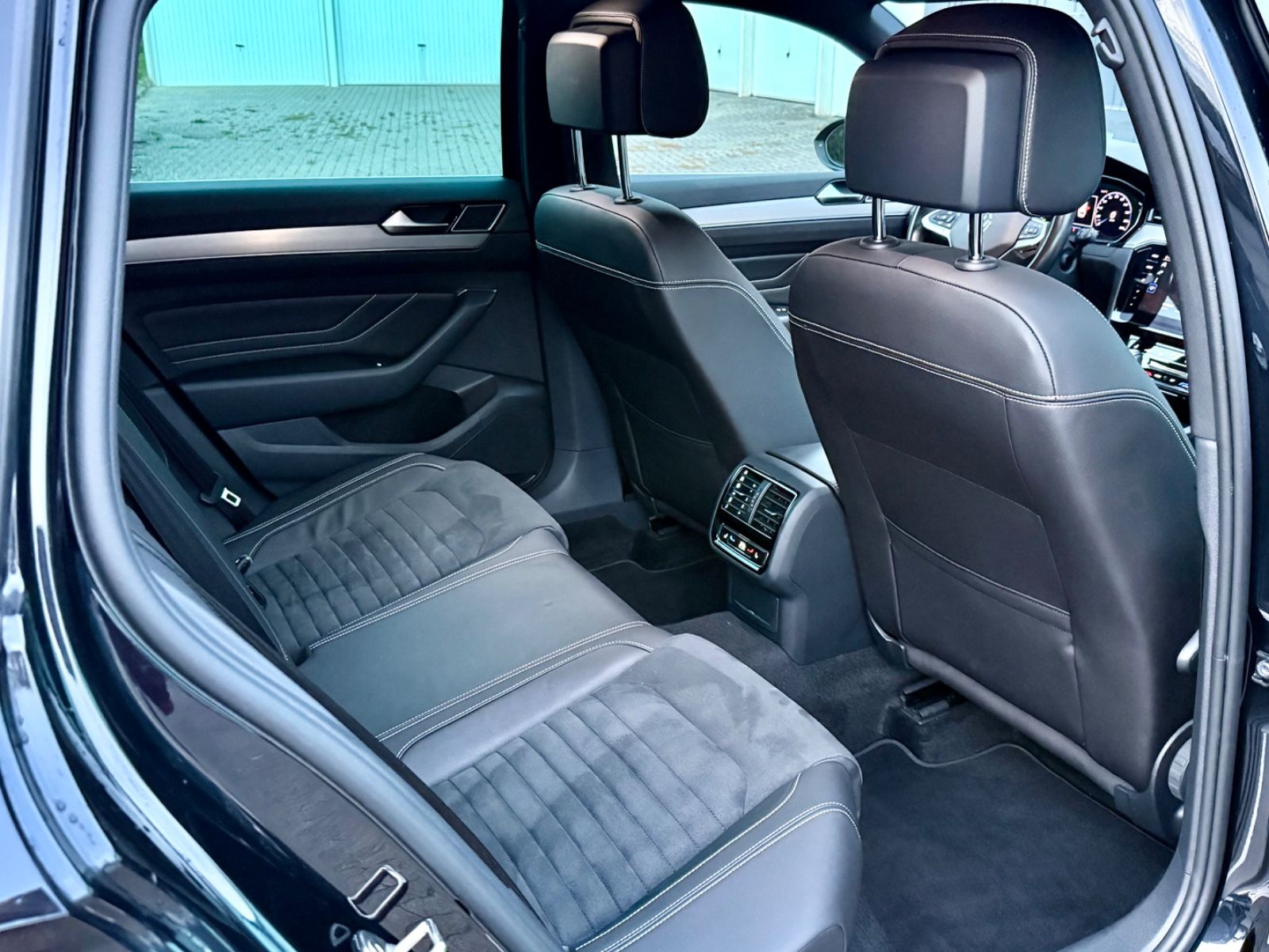 VW Passat Variant Elegance Automatik – Vorschaubild 32