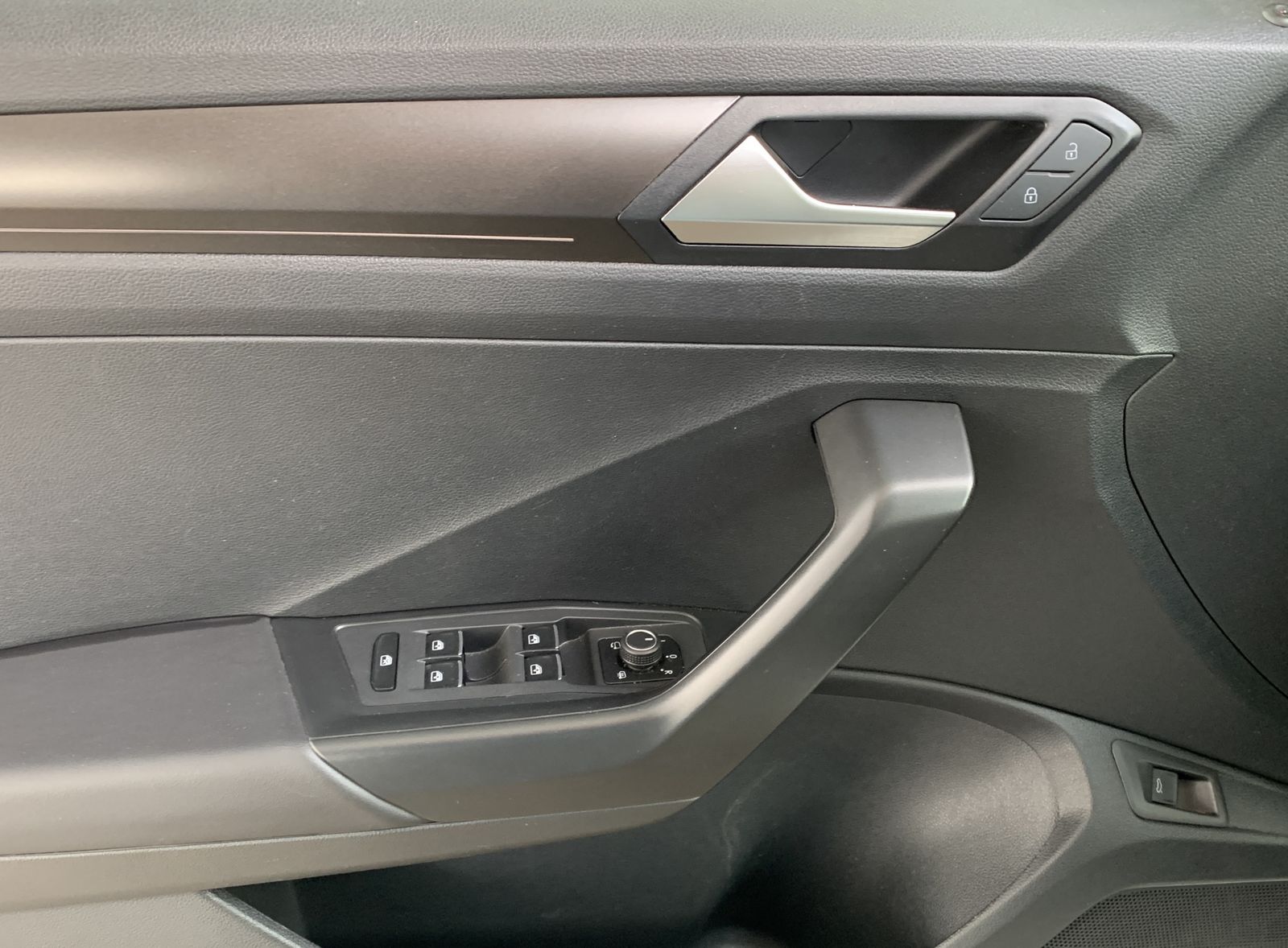 Fahrzeugabbildung Volkswagen T-Roc 2.0 TDI*Style*Leder*LED*STHZ*ACC*Side*Cam*