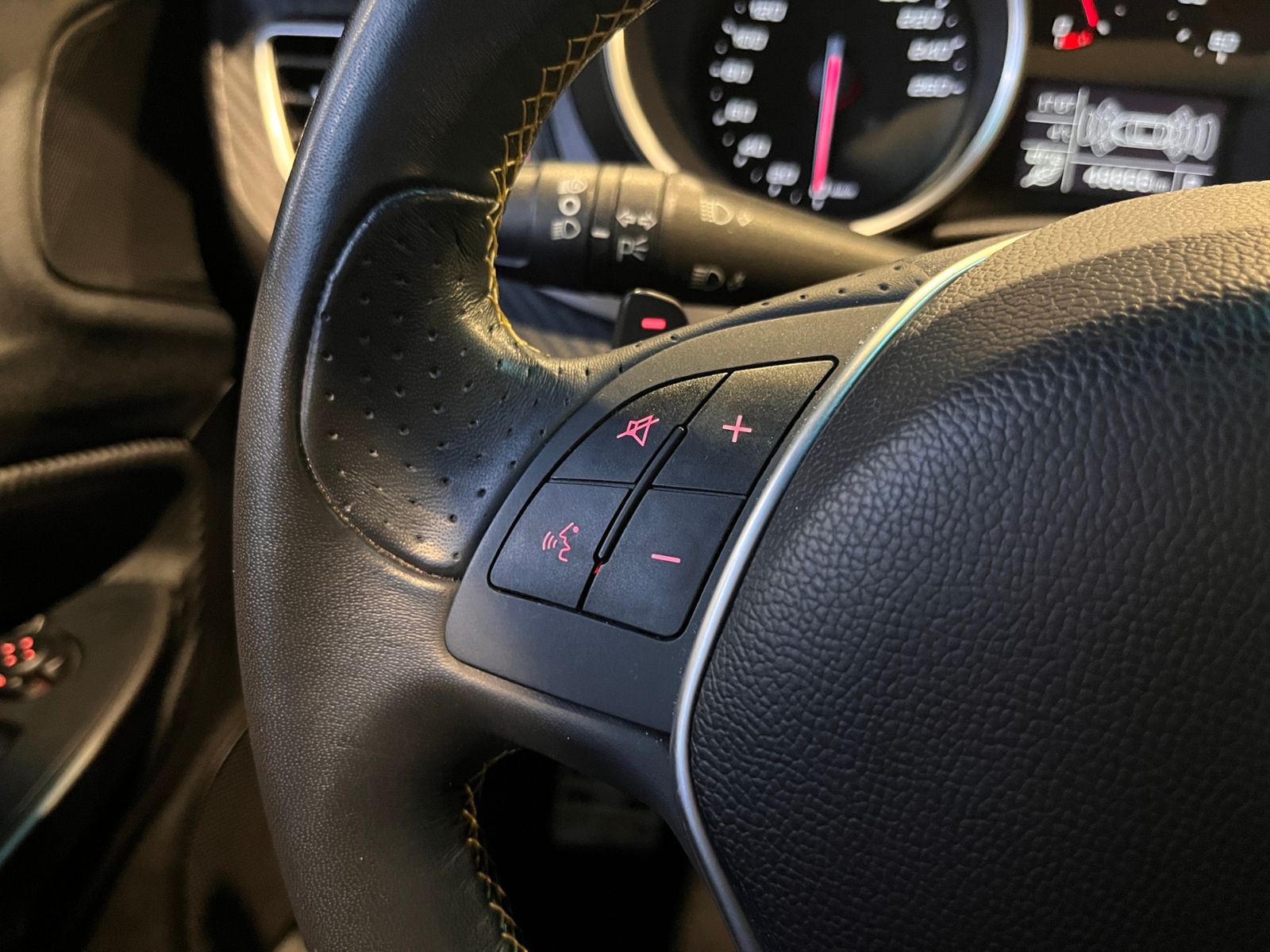 Fahrzeugabbildung Alfa Romeo Giulietta Speciale  Veloce KLIMA XENON NAVI ALU