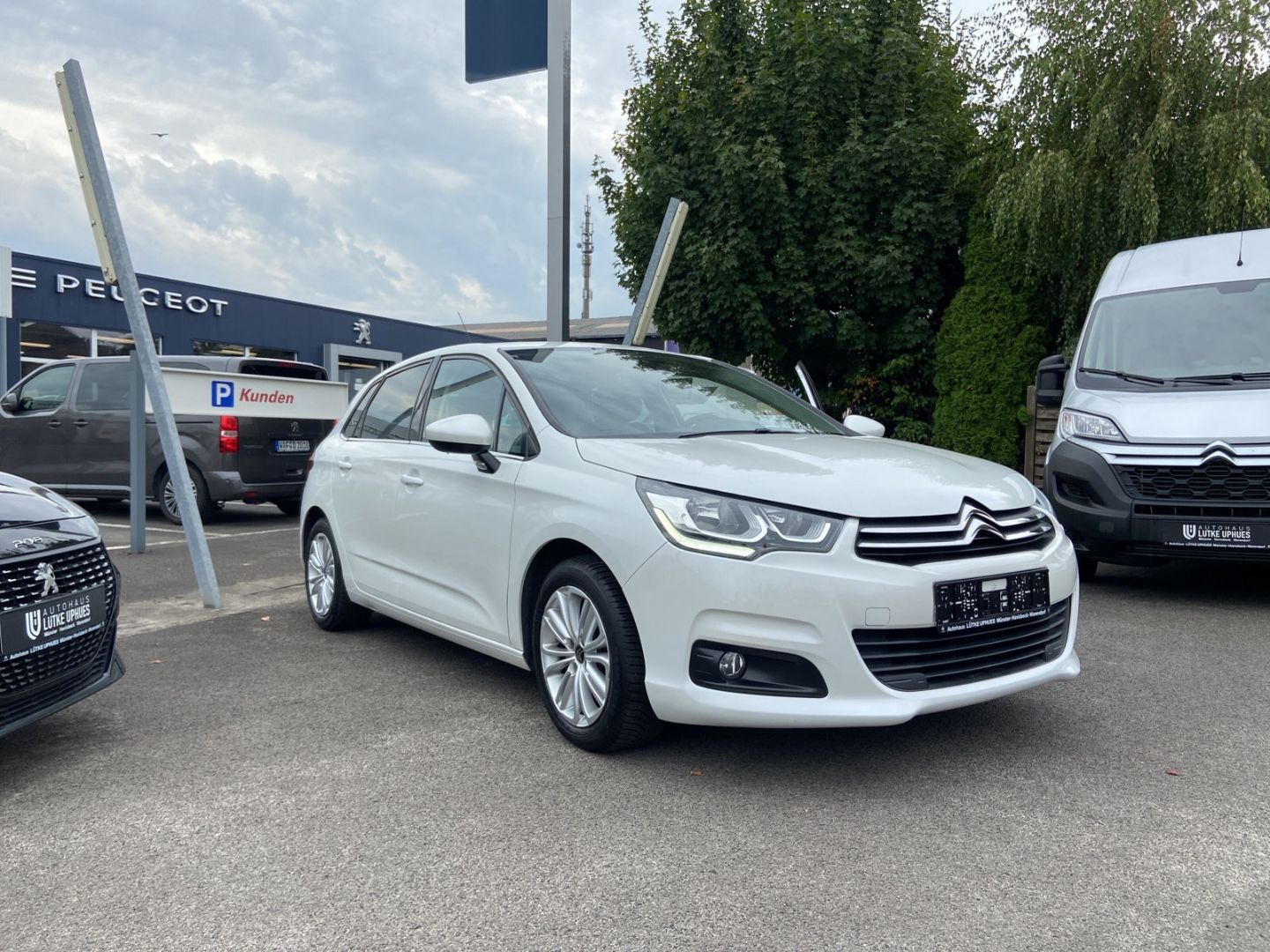 Fahrzeugabbildung Citroën C4 Select 1.6 BlueHDi 100 Navi Notbremsass.Temp