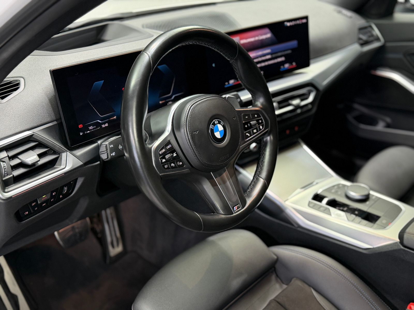 Fahrzeugabbildung BMW 320d Touring xDrive|M Sport|HuD