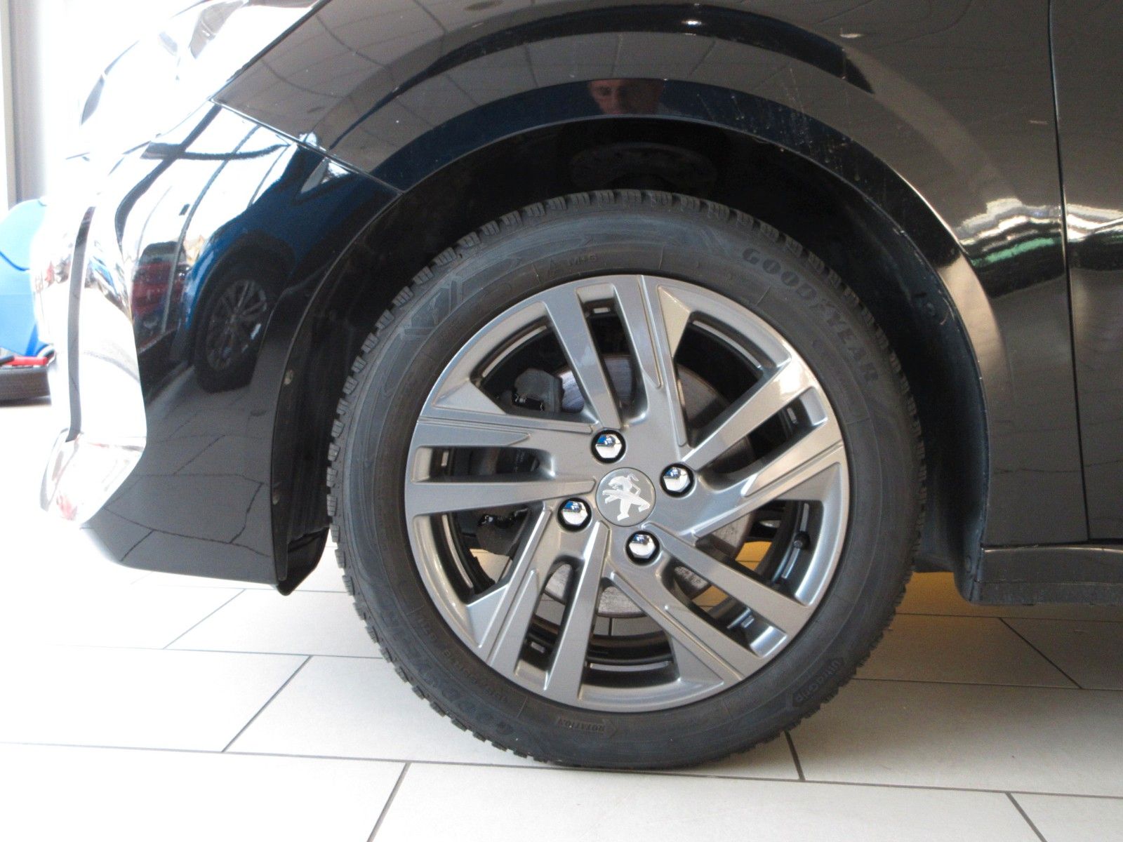 Fahrzeugabbildung Peugeot 208 Active Pack 1.2T LED/NAVI/PDC/ALU/TEMPOMAT