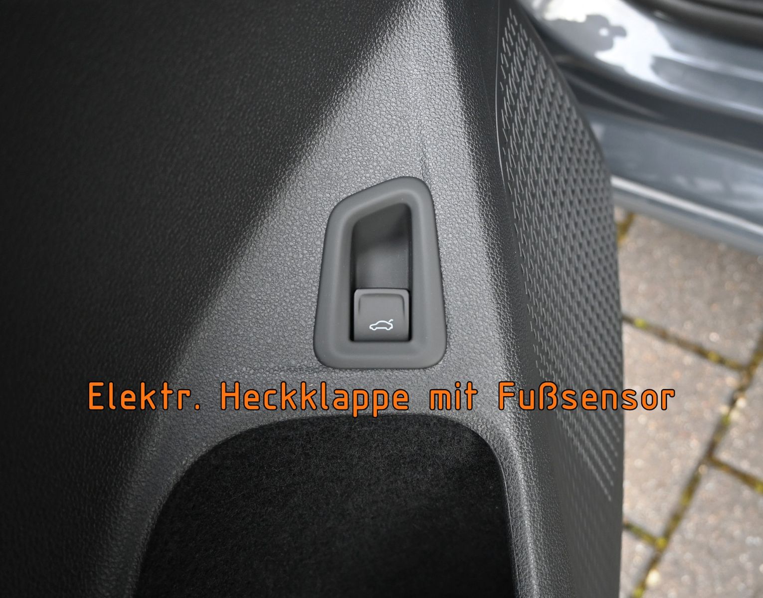Fahrzeugabbildung Volkswagen Golf 2.0 TDI Life Variant °ACC°PANO°STANDHEIZ°HK
