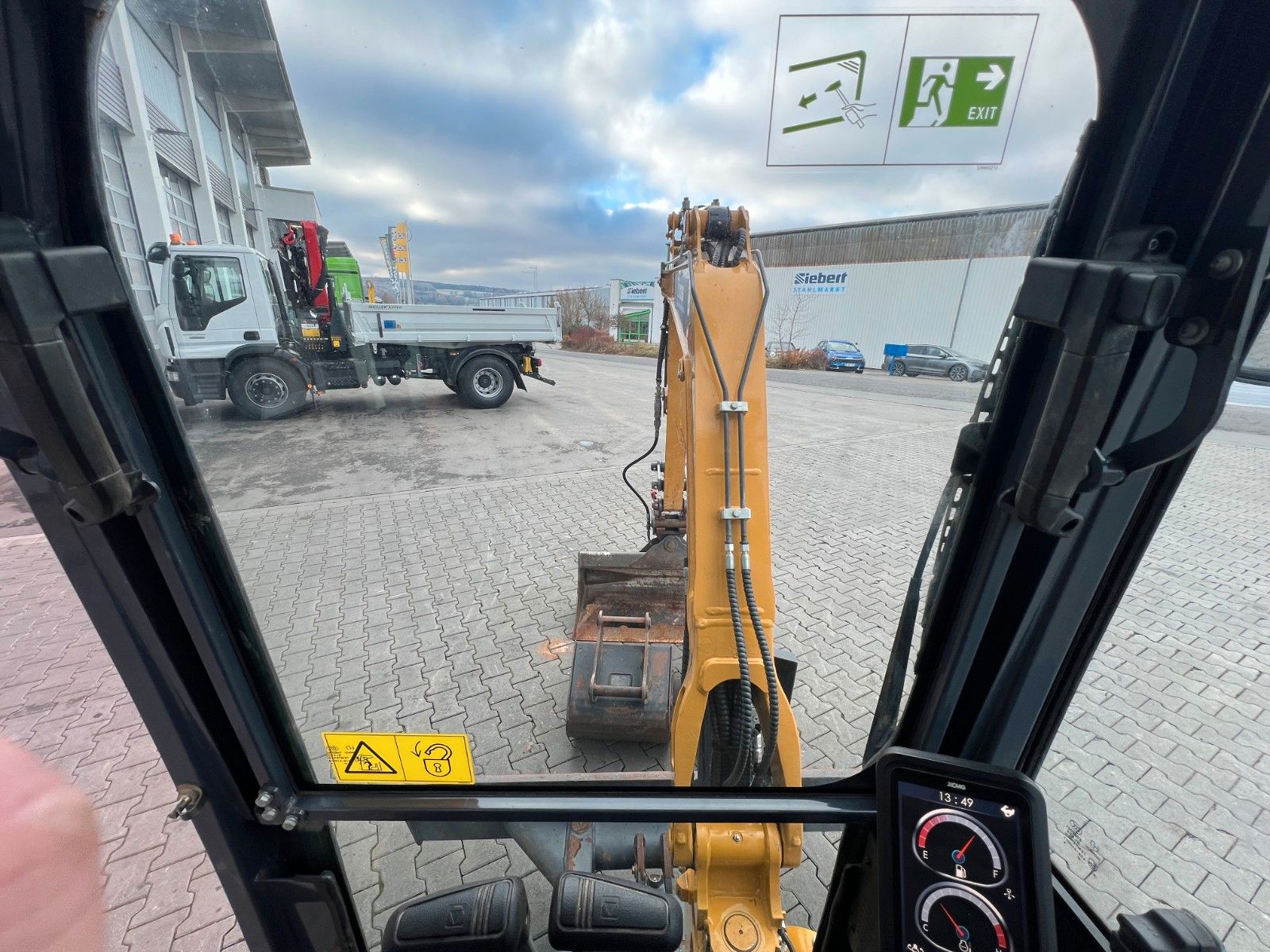 Fahrzeugabbildung XCMG XE27E / Löffelpaket / HS03 / nur 727h! /2022