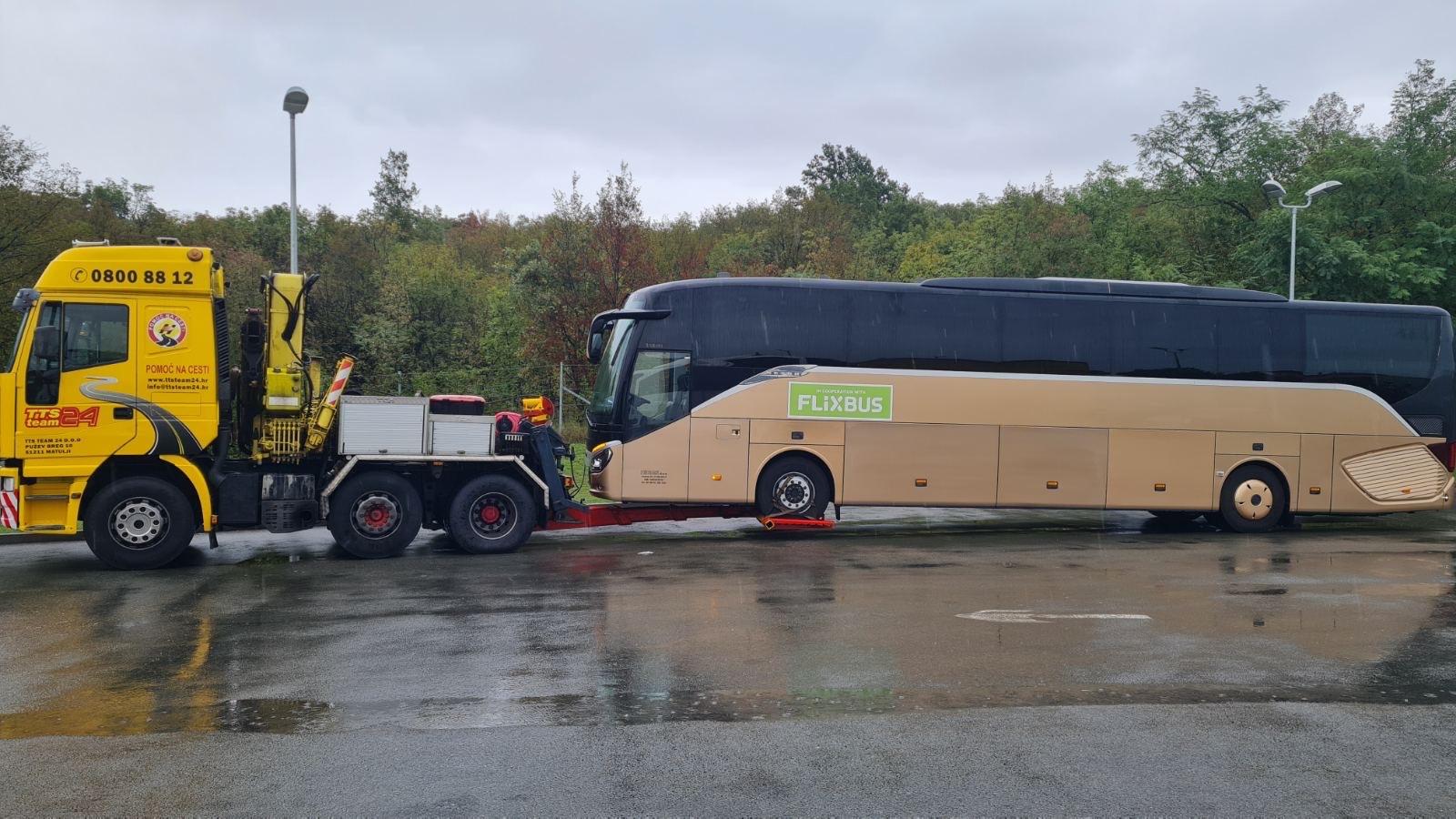 Iveco EUROSTAR 6X2 MIT KRAN UND ZACKLIFT BRILE LKW&BUS