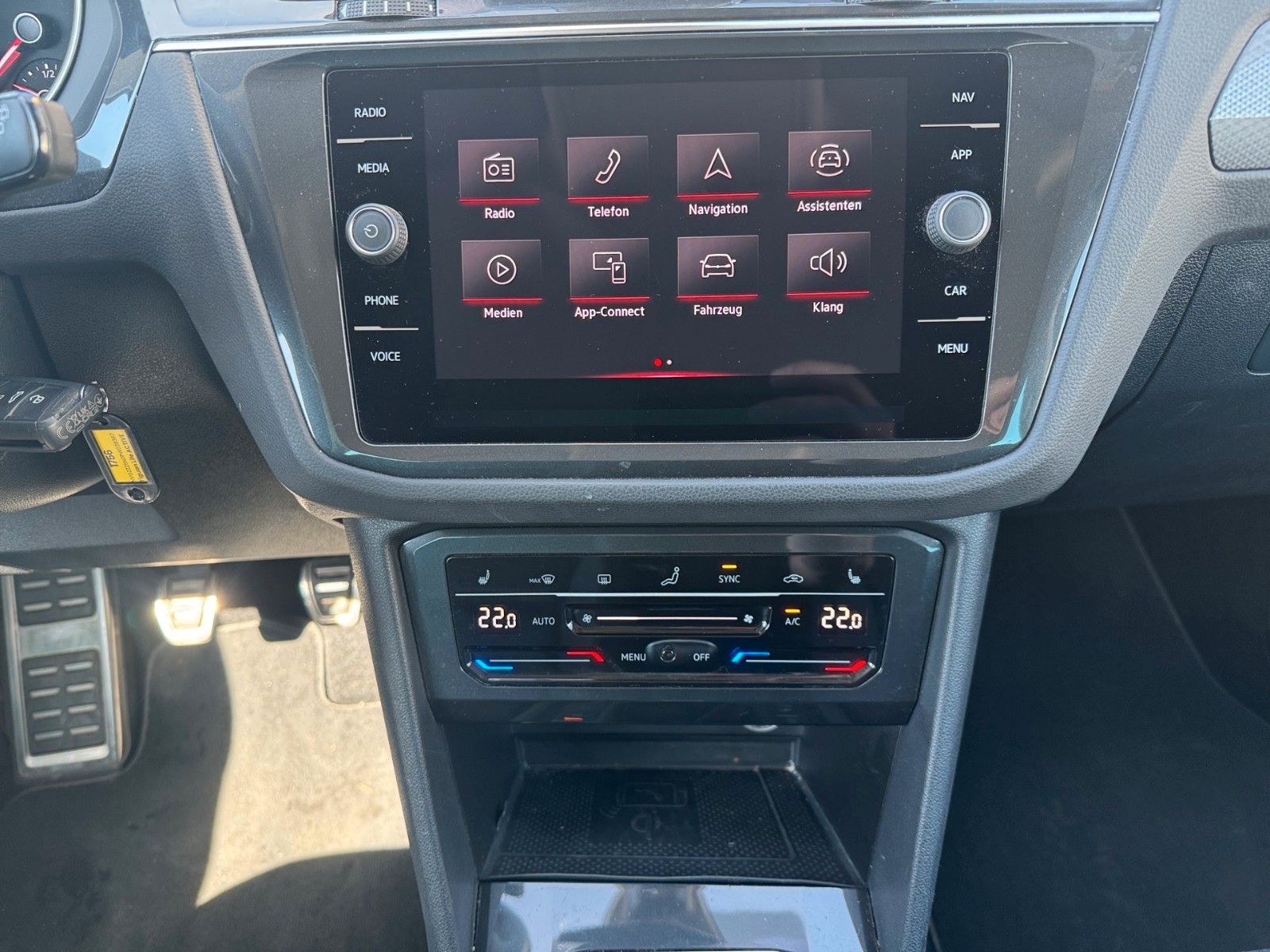 Fahrzeugabbildung Volkswagen Tiguan Life ACTIVE 1.5 TSI