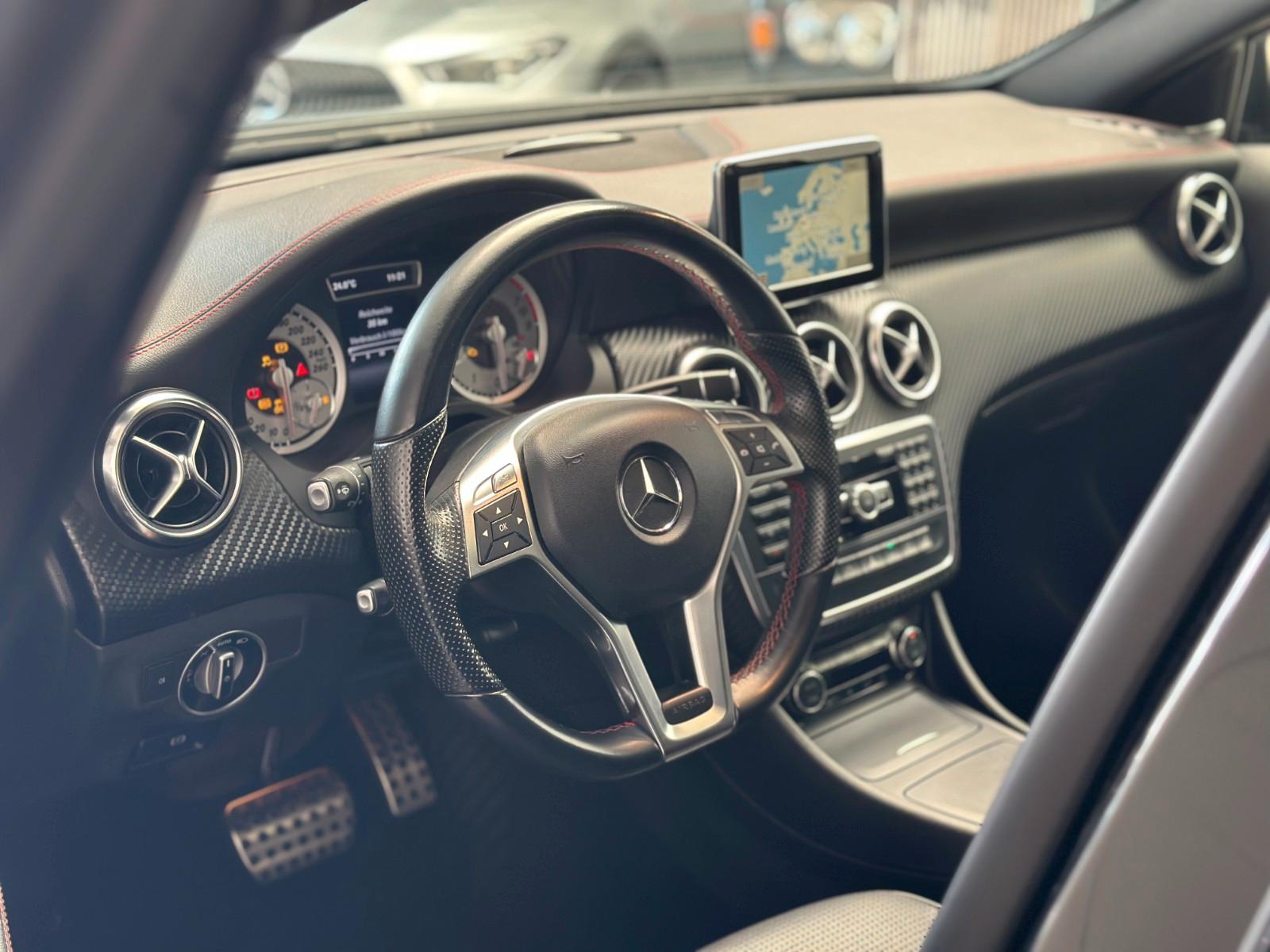 Mercedes-Benz A 250 4MATIC DCT Comand*Bi-Xenon*Leder*