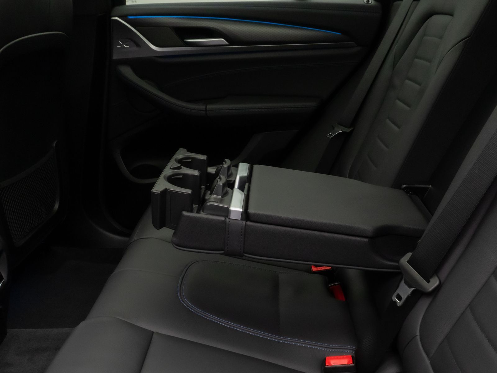 Fahrzeugabbildung BMW iX3 Impressive M Sport Panorama 360°HUD DAB H/K