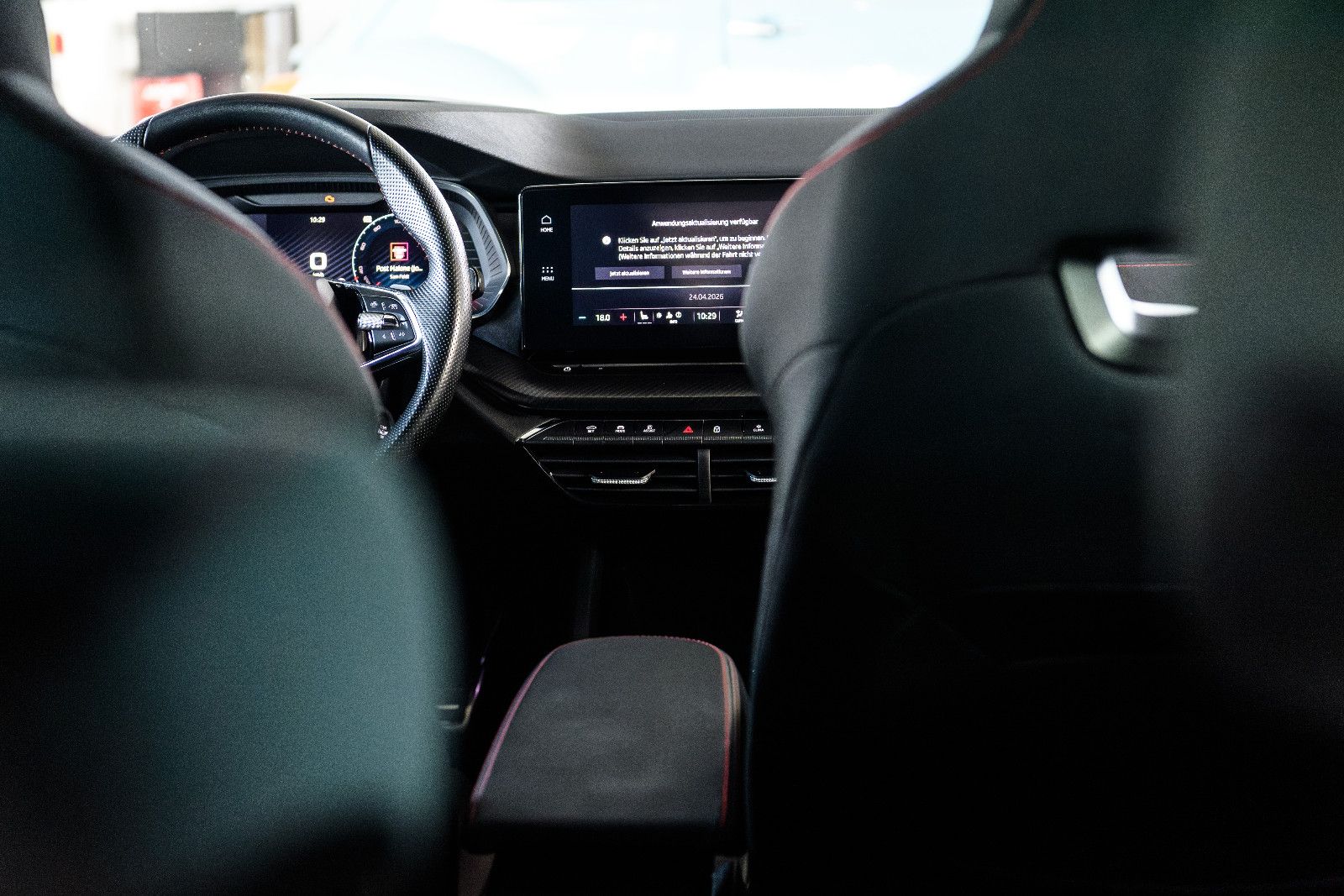 Fahrzeugabbildung SKODA Octavia 2.0 TSI DSG RS COMBI NAVI/ACC/AHK/SZH