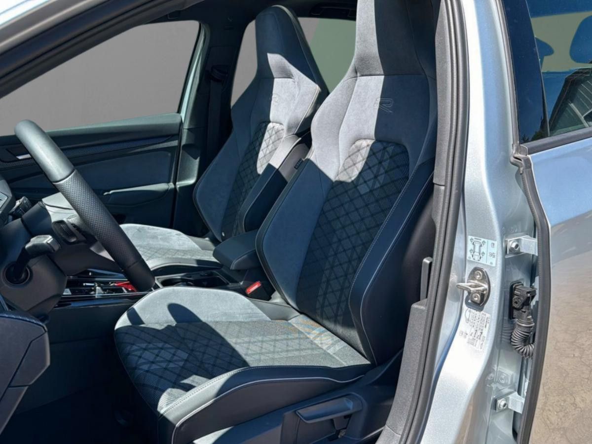 Fahrzeugabbildung Volkswagen Golf R-Line 2.0 TDI 150PS*PANO*ACC*SHZ