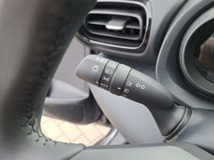 Fahrzeugabbildung Toyota Yaris 1.5 ABSTANDSTEMPOMAT LED KAMERA KLIMA SHZ