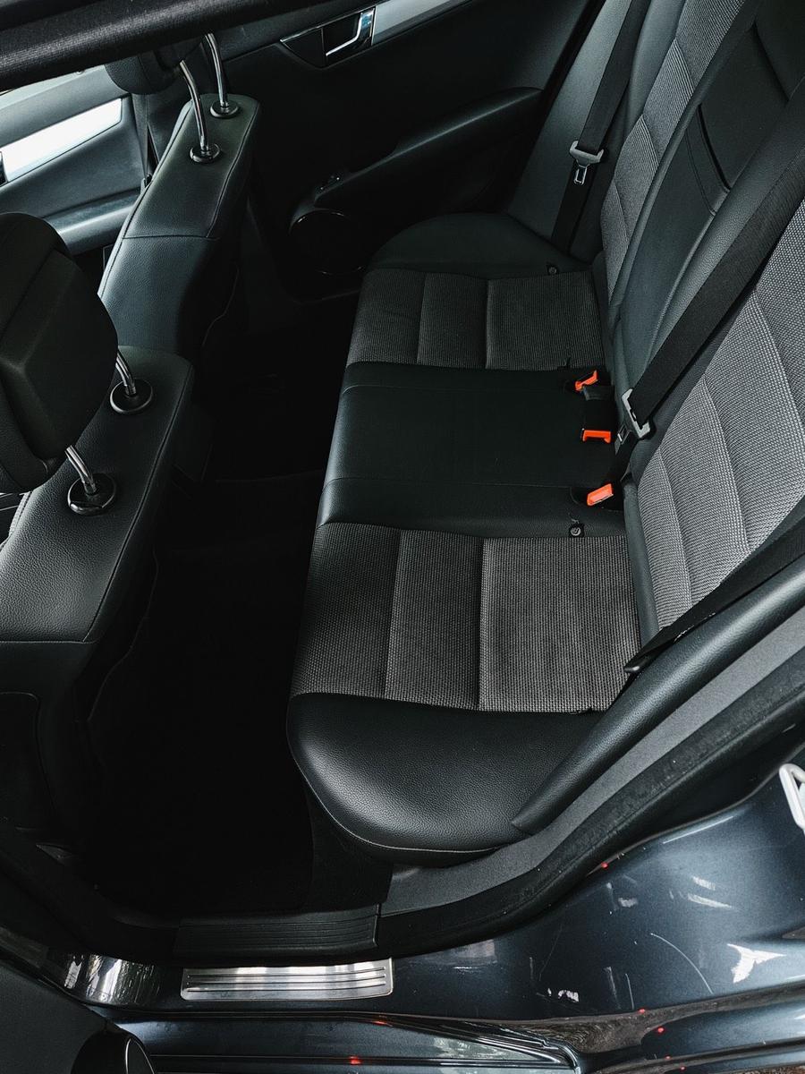 Mercedes-Benz C250 2010 — photo 5