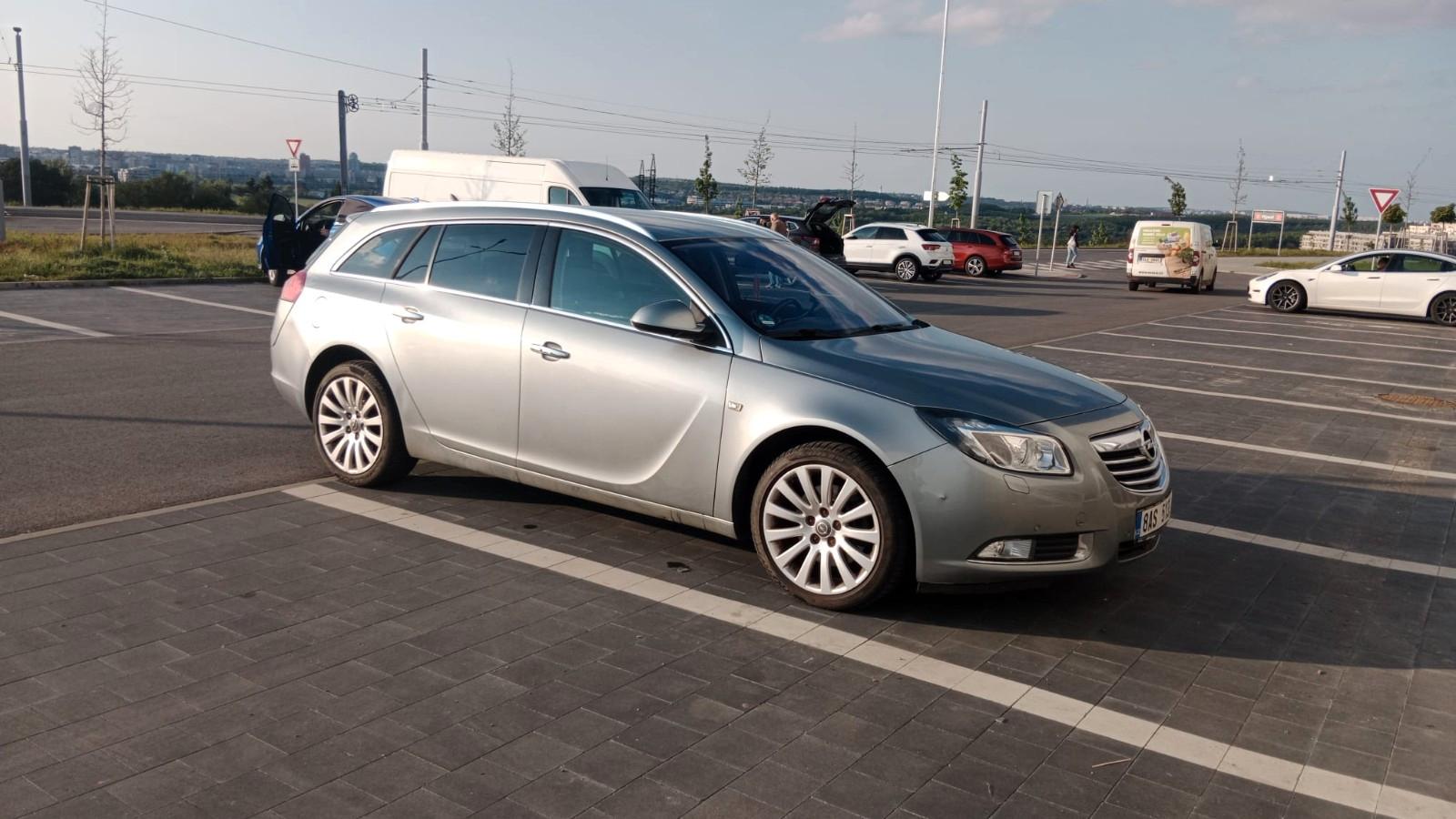 Opel Insignia 2011 — engine 1.956 cm³, 160 HP (118kW)