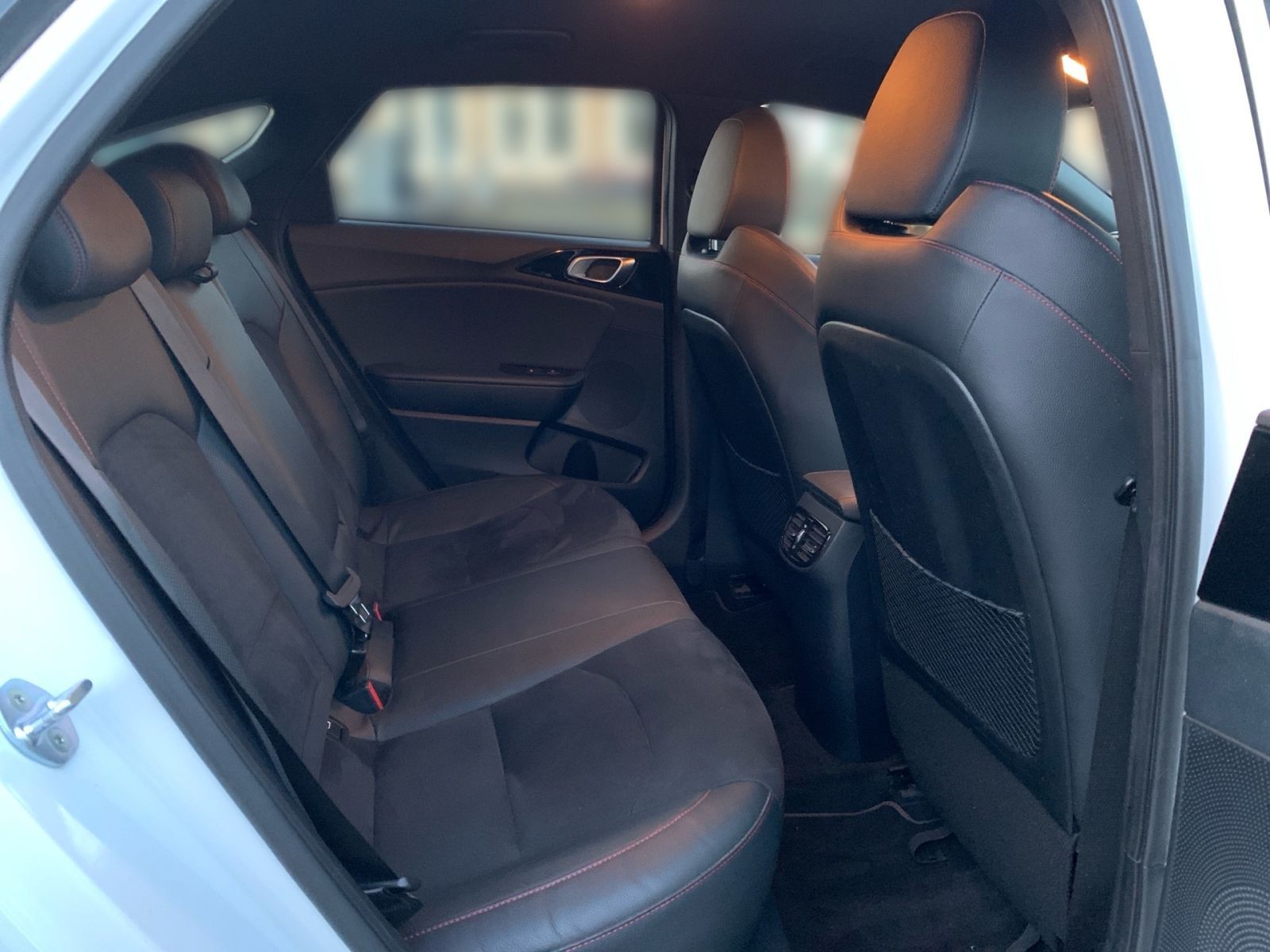 Fahrzeugabbildung Kia Proceed 1.6 T-GDI 7-DCT GT AHK Sportauspuff