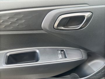 Hyundai i10 1.0 SELECT - INCL. NAVI - SOFORT