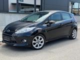 Ford Fiesta Titanium 1.6TDCi SHZ TÜV.09.2026 - Ford Fiesta: Limousine