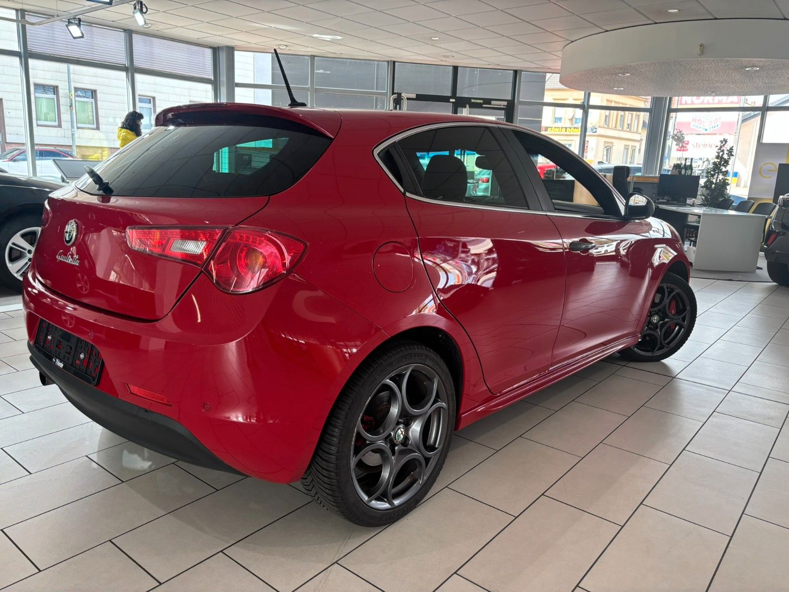 Fahrzeugabbildung Alfa Romeo Giulietta Turismo 1.4 QV-LINE NAVI/LEDER/PDC/TEM